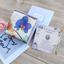 將圖片載入圖庫檢視器 StephyDesignHK 【畢業禮物】 家長送老師~~絲巾配手作絲巾扣 禮盒套裝 / 客製化禮物