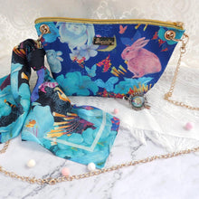 將圖片載入圖庫檢視器 StephyDesignHK 【禮盒套裝】6件套禮盒百合花絲巾+絲巾扣+包包+3張心意卡