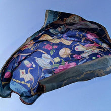 將圖片載入圖庫檢視器 StephyDesignHK 宮廷盛宴大方絲巾高雅禮物套裝