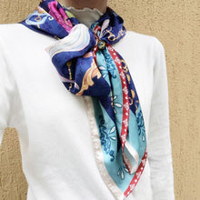 將圖片載入圖庫檢視器 StephyDesignHK 宮廷盛宴大方絲巾高雅禮物套裝