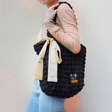 將圖片載入圖庫檢視器 StephyDesignHK 黑色雲朵棉花糖斜背貓布包送絲巾綁包 / 自選自家貓刺繡片/客製貓咪包