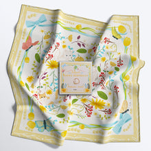 將圖片載入圖庫檢視器 StephyDesignHK 8月生日專屬誕生月絲巾禮盒-生日鑽絲巾扣+ 絲巾禮盒套裝