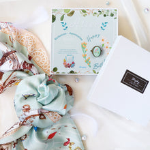 將圖片載入圖庫檢視器 StephyDesignHK 【客製化生日禮物】 專屬名字絲巾扣+ 絲巾禮盒/閨密禮物/字母禮物