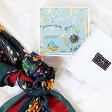 將圖片載入圖庫檢視器 StephyDesignHK 【客製化生日禮物】 專屬名字絲巾扣+ 絲巾禮盒/閨密禮物/字母禮物