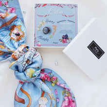 將圖片載入圖庫檢視器 StephyDesignHK 【客製化生日禮物】 專屬名字絲巾扣+ 絲巾禮盒/閨密禮物/字母禮物