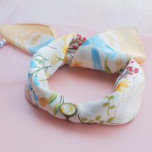 Load image into Gallery viewer, StephyDesignHK My lovely kittens Hand-painted Scarf with Scarf Ring Gift Box