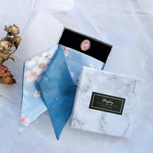 將圖片載入圖庫檢視器 StephyDesignHK  櫻花富士山髮帶絲巾配絲巾扣禮盒 /髮帶 / 領巾 / 長絲巾