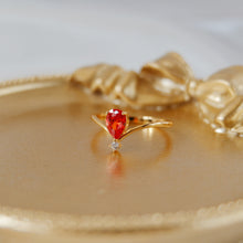 將圖片載入圖庫檢視器 StephyDesignHK 1月生日專屬誕生月絲巾禮盒-生日鑽絲巾扣+ 絲巾禮盒套裝