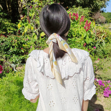 Load image into Gallery viewer, StephyDesignHK My lovely kittens Hand-painted Scarf with Scarf Ring Gift Box