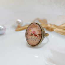 將圖片載入圖庫檢視器 StephyDesignHK ~喜樂系列~絲巾及絲巾扣禮盒套裝