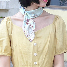 將圖片載入圖庫檢視器 StephyDesignHK ~喜樂系列~絲巾及絲巾扣禮盒套裝