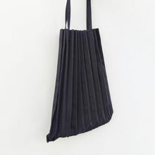 Load image into Gallery viewer, StephyDesignHK Black Solid Color Folding Bag/Folding Bag/Handbag/Shopping Lightweight Shoulder Bag