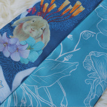 將圖片載入圖庫檢視器 StephyDesignHK 森林花園 聖誕禮盒 特製木盒包裝禮物 / 領巾 / 長絲巾/髮帶