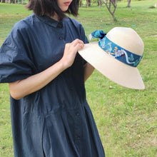 將圖片載入圖庫檢視器 StephyDesignHK 森林花園 聖誕禮盒 特製木盒包裝禮物 / 領巾 / 長絲巾/髮帶