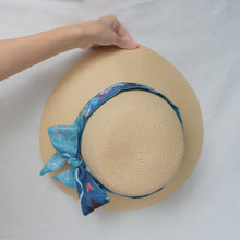 將圖片載入圖庫檢視器 StephyDesignHK 森林花園 聖誕禮盒 特製木盒包裝禮物 / 領巾 / 長絲巾/髮帶