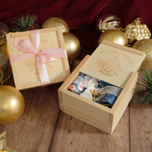將圖片載入圖庫檢視器 StephyDesignHK【聖誕禮盒】禮物木盒 聖誕雪鹿絲巾扣 + Twilly絲巾