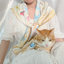 將圖片載入圖庫檢視器 StephyDesignHK 時尚清新喵星人圖案大絲巾連絲巾扣高雅禮盒