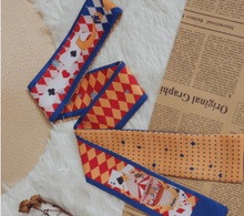 將圖片載入圖庫檢視器 StephyDesignHK 遊樂童話國長絲巾聖誕木盒包裝禮物 / 領巾