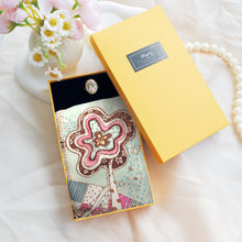 將圖片載入圖庫檢視器 StephyDesignHK 手繪迷宮絲巾連絲巾扣可愛禮物套裝
