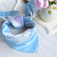 將圖片載入圖庫檢視器 StephyDesignHK  【風信子永遠的愛】絲巾+絲巾扣高貴禮盒
