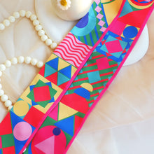 將圖片載入圖庫檢視器 【TWILLY】幾何圖長絲巾禮盒 | 配絲巾扣 領巾 體面的聖誕交換禮物
