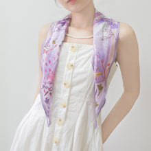 將圖片載入圖庫檢視器 香港維港幻浪 粉紫自然海浪波邊菱形絲巾/ 配絲巾扣高雅禮盒
