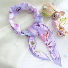 將圖片載入圖庫檢視器 香港維港幻浪 粉紫自然海浪波邊菱形絲巾/ 配絲巾扣高雅禮盒
