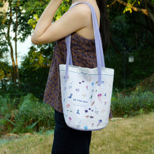 將圖片載入圖庫檢視器 香港維港幻浪 絨毛水桶布包 | 絲巾綁帶手提袋
