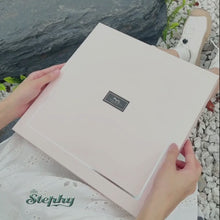 Load and play video in Gallery viewer, StephyDesignHK 【Square scarf + Twilly scarf + scarf ring Gift Set】   (3 pieces as a Set)
