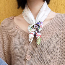 Load image into Gallery viewer, For mother-in-law --- orchid silk scarf with silk scarf buckle gift box [Mother&#39;s Day gift box] silk scarf gift box
