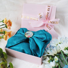 Load image into Gallery viewer, Lake blue multi-color ultra-light and elegant scarf with golden fragrant flower silk scarf buckle gift box-Mother&#39;s Day gift box
