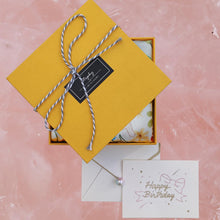 將圖片載入圖庫檢視器 StephyDesignHK 8月誕生石橄欖石專屬客製禮物絲巾及絲巾扣套裝 生日禮盒
