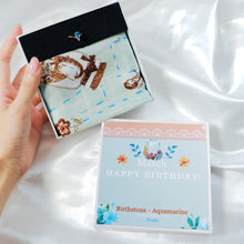 將圖片載入圖庫檢視器 StephyDesignHK 3月生日專屬誕生月絲巾禮盒-生日鑽絲巾扣+ 絲巾禮盒套裝

