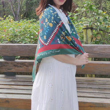 Load image into Gallery viewer, StephyDesignHK 【 Mother&#39;s Day Gift Set 】Large Scarf + Crossbody bag/ Chain Bag Set  
